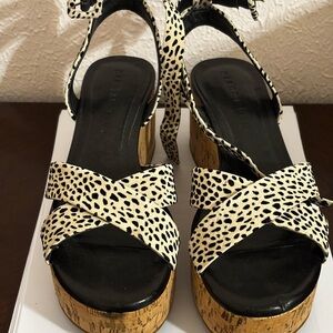 Gianni Bini Women’s Black and Cream Cork Platform Sandals